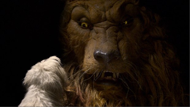 The lion, voiced by Forest Whitaker, was the size of a room, suspended from the ceiling with elastic cables and required eight puppeteers.
